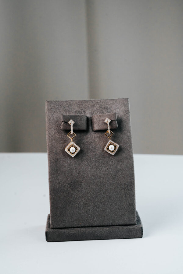 Fleur Blanc Earrings - Image 2