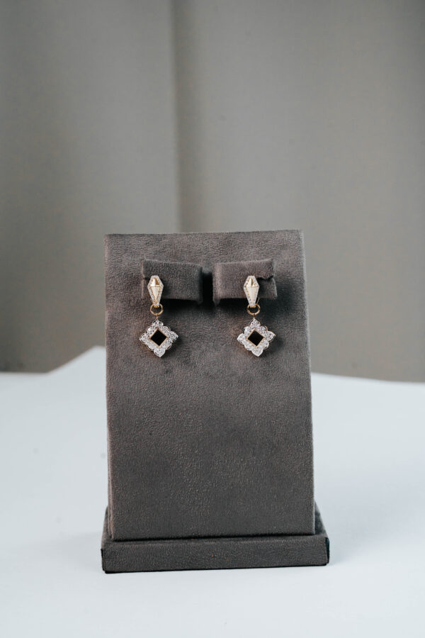 Estrella Oro Earrings - Image 2