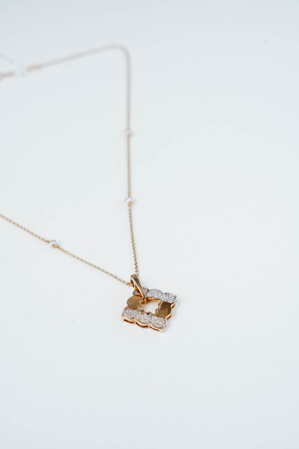 Aura Oro Necklace