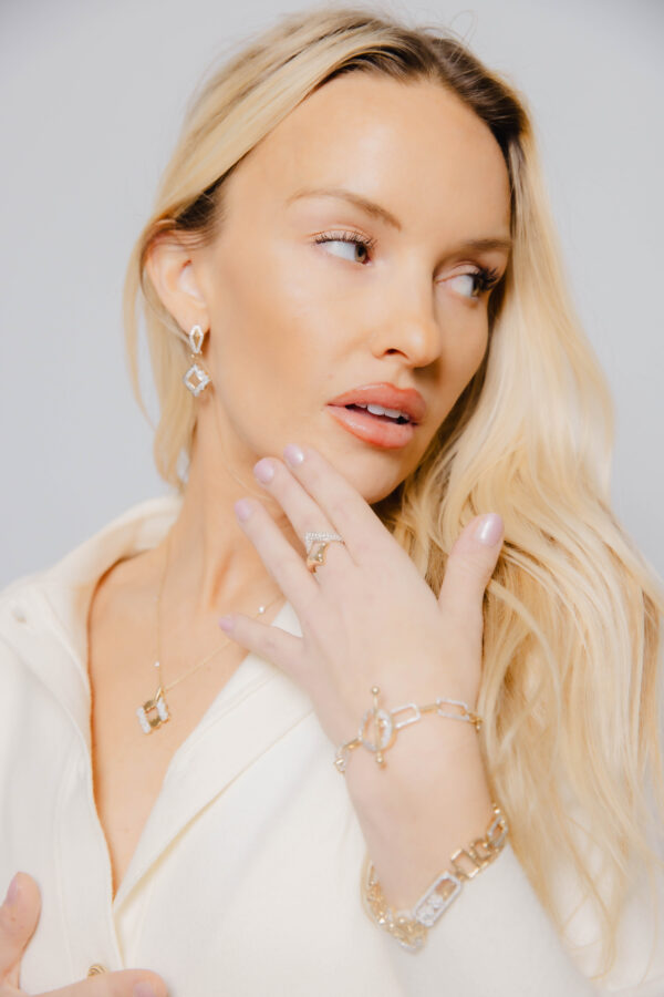 Estrella Oro Earrings - Image 6